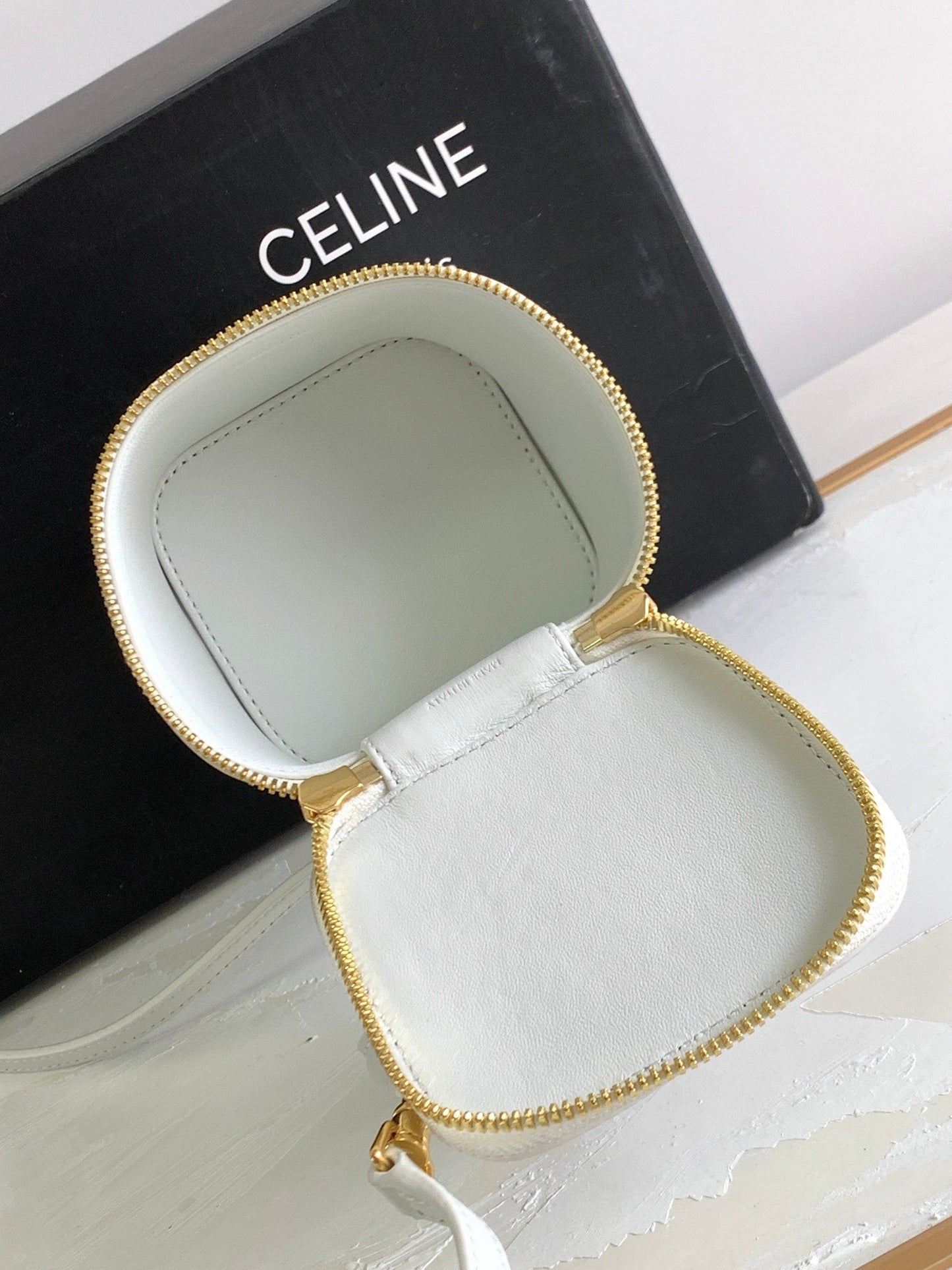 MINI VANITY CASE TRIOMPHE WHITE CALFSKIN