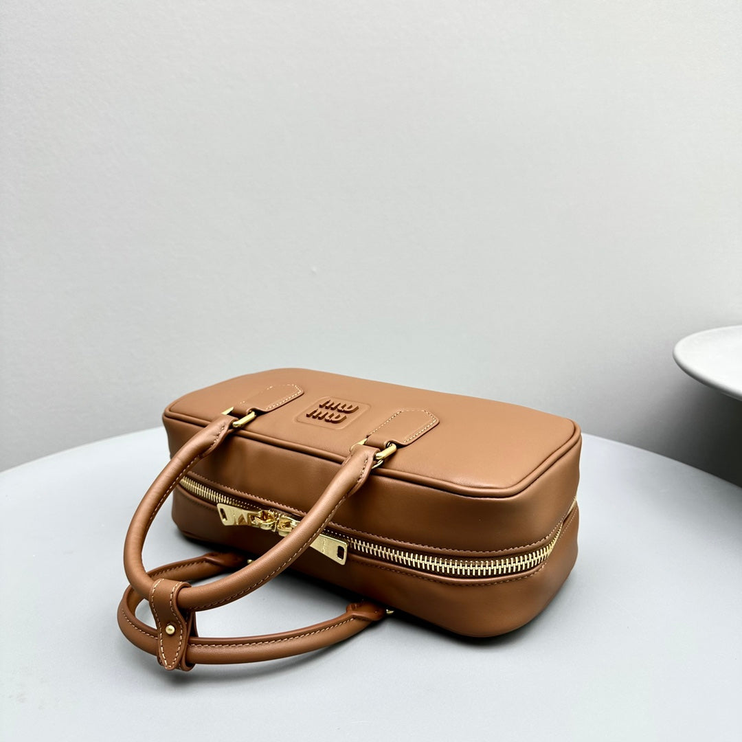 ARCADIE 27 BAG IN CINNAMON BROWN CALFSKIN