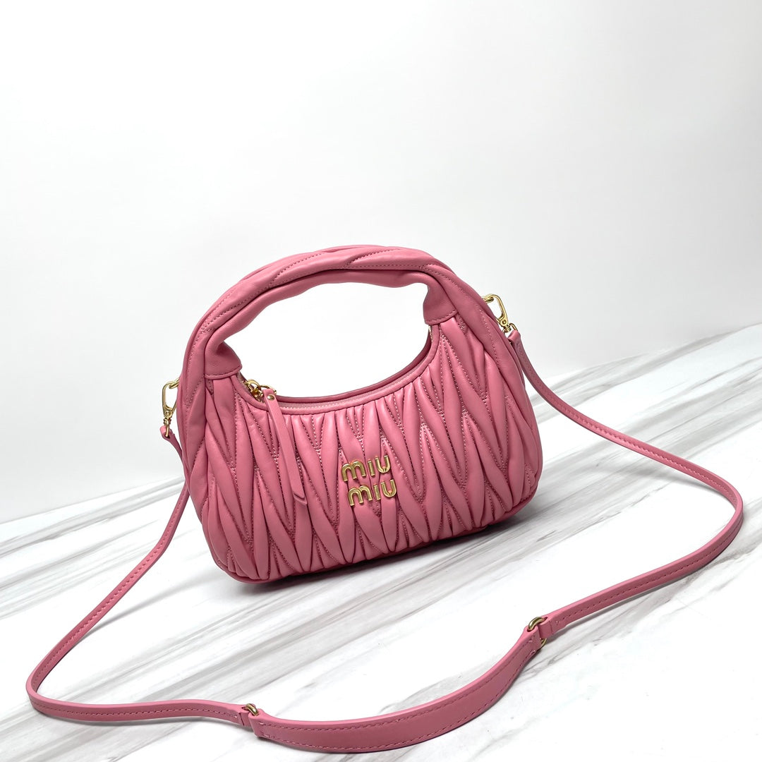 miuwander hobo 23 pink matelasse leather