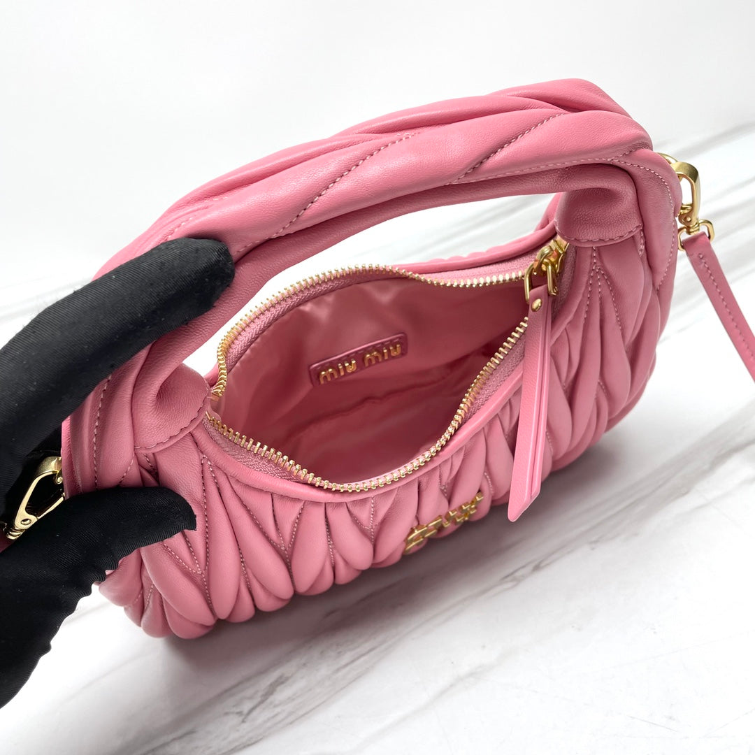 miuwander hobo 23 pink matelasse leather