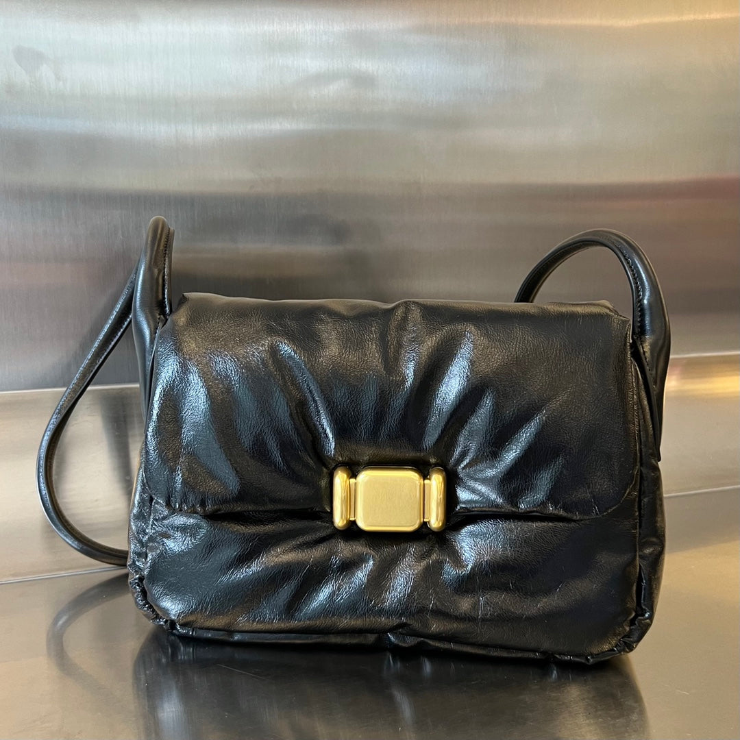 PAD PUFFER BAG 29 IN BLACK COWHIDE LEATHER