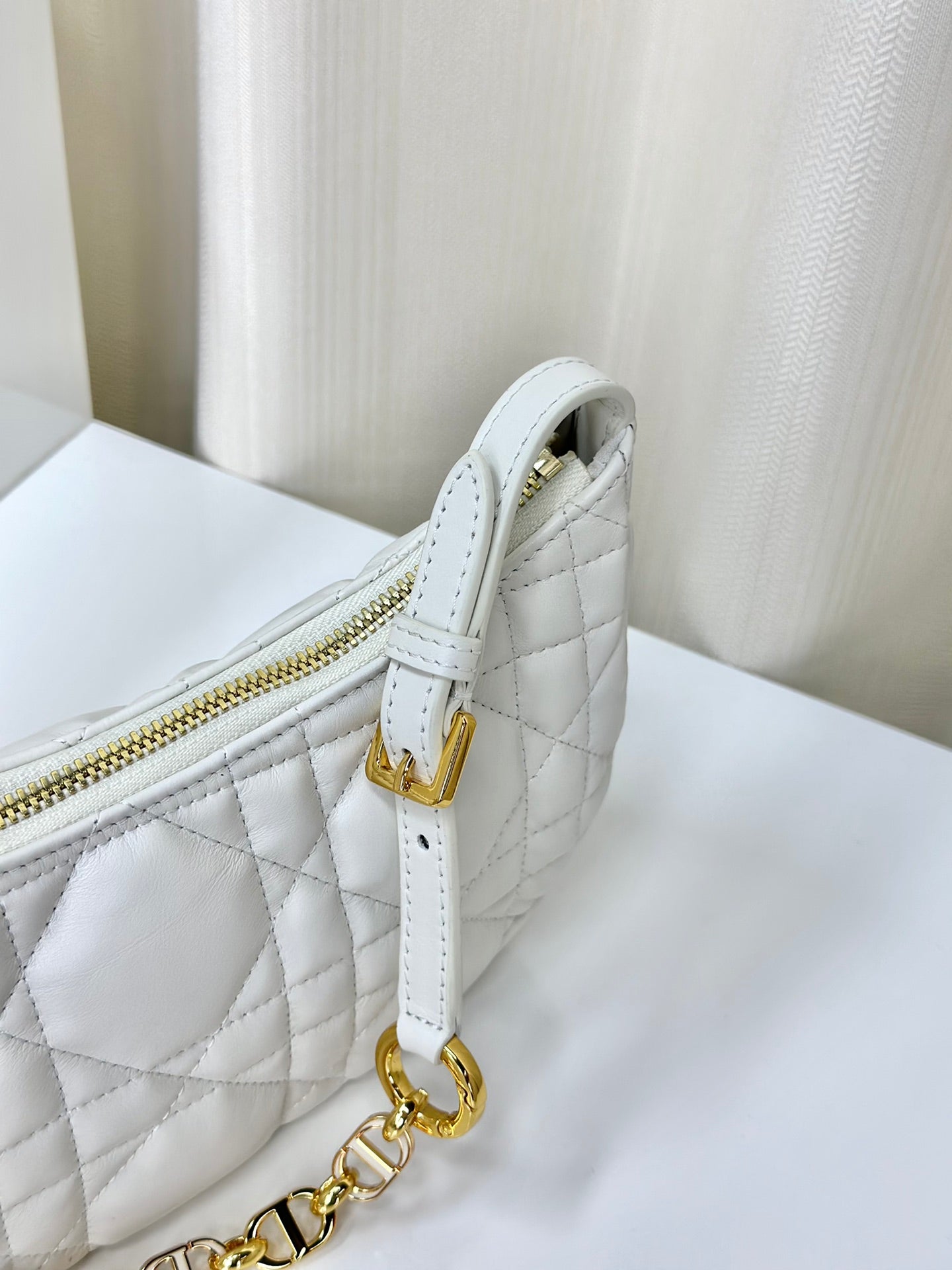 CD LOUNGE 26 BAG IN WHITE LAMBSKIN