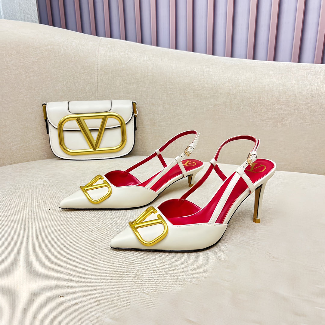 VLOGO SLINGBACK PUMP IN WHITE CALFSKIN LEATHER WITH GOLD LOGO