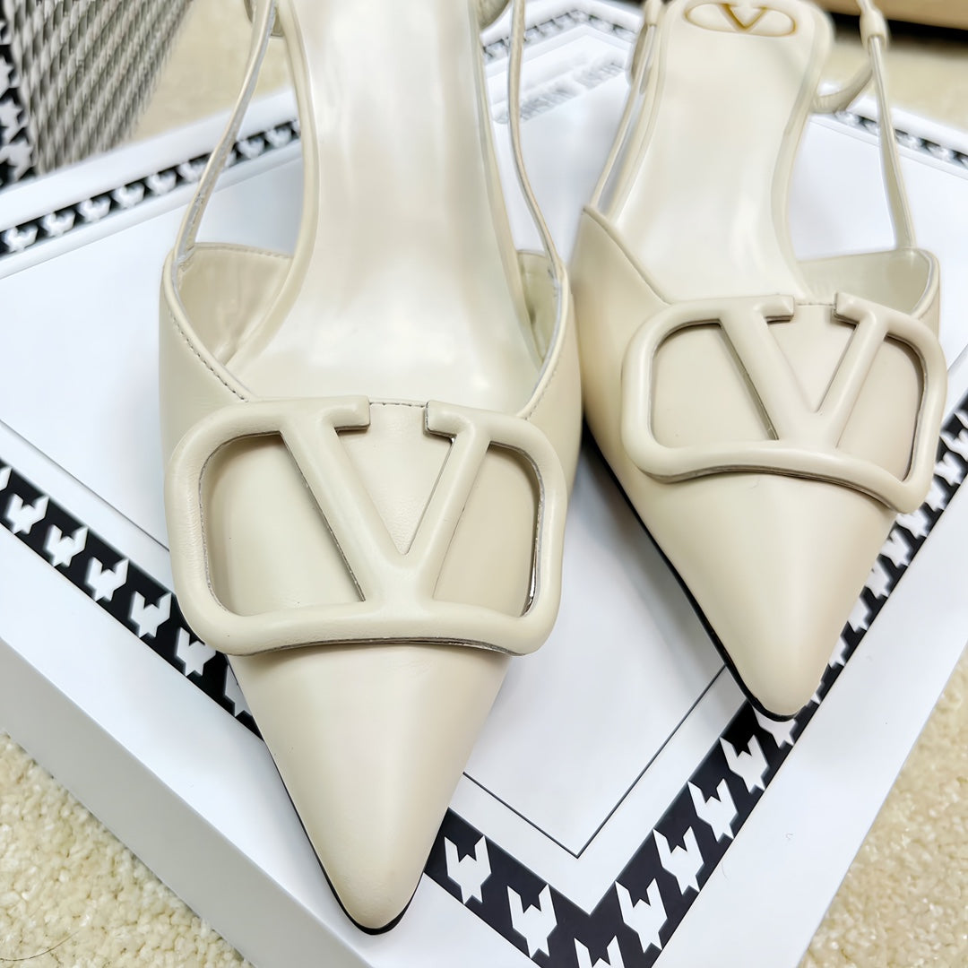 VLOGO SLINGBACK PUMP IN WHITE CALFSKIN LEATHER