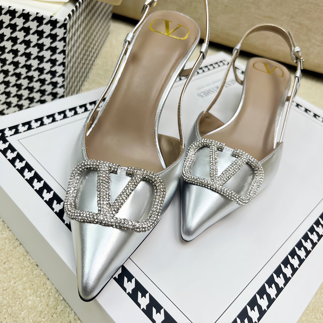 VLOGO SLINGBACK PUMP IN SILVER CALFSKIN LEATHER