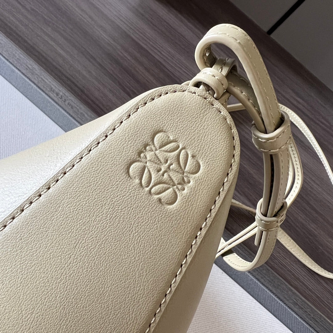 LOE LUNA HOBO 28 BAG IN BEIGE CREAM CALFSKIN