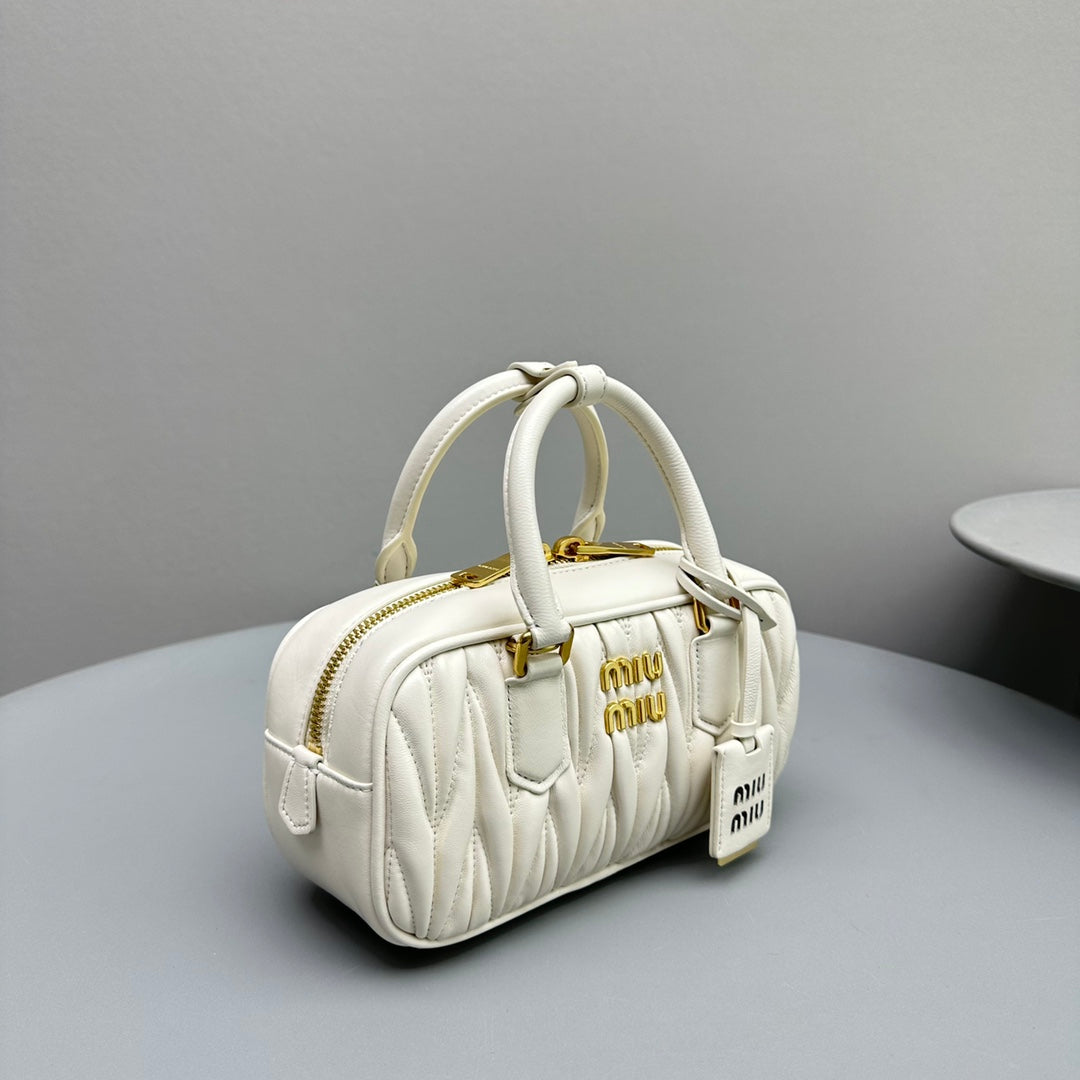 ARCADIE 23 BAG IN WHITE LAMBSKIN