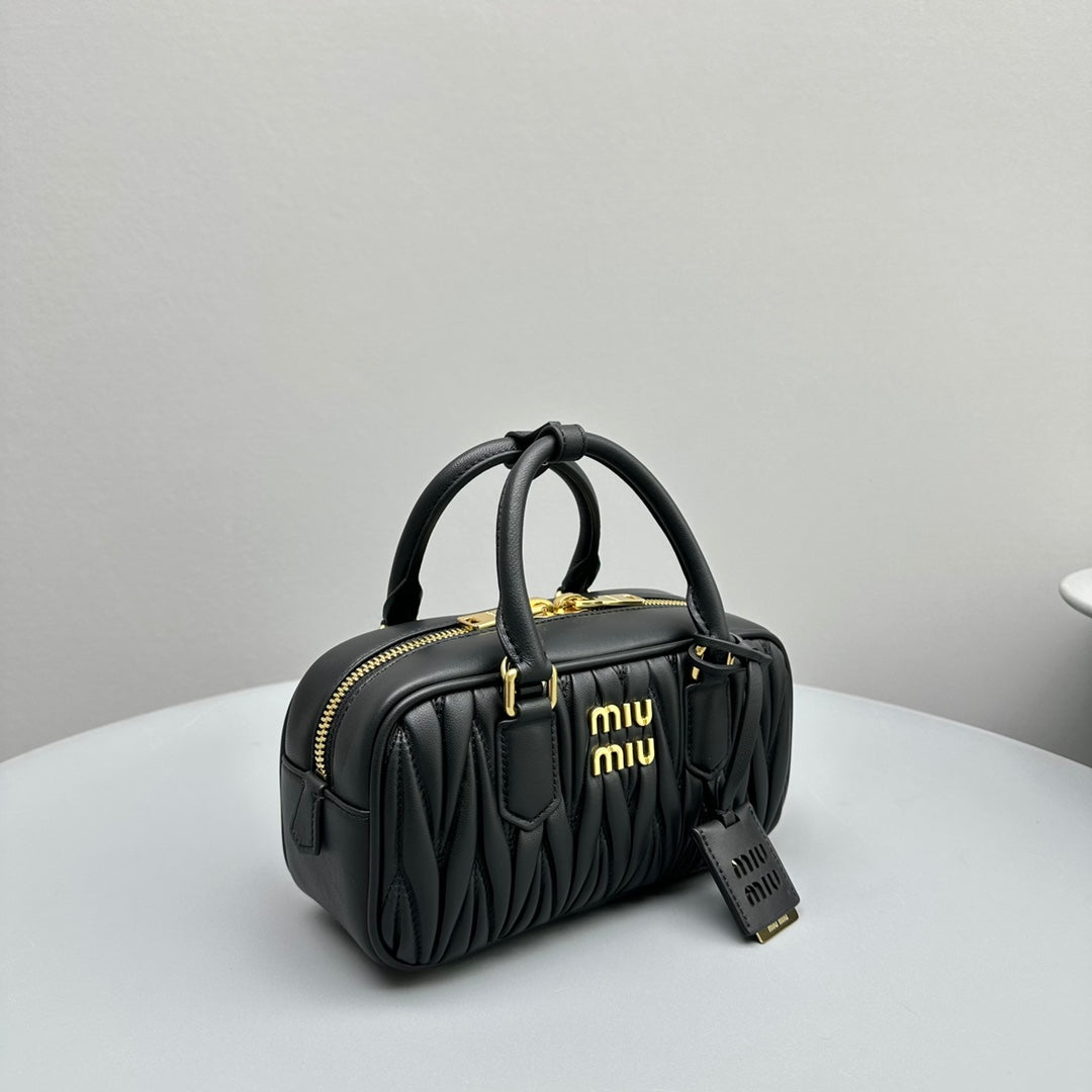 ARCADIE 23 BAG IN BLACK LAMBSKIN