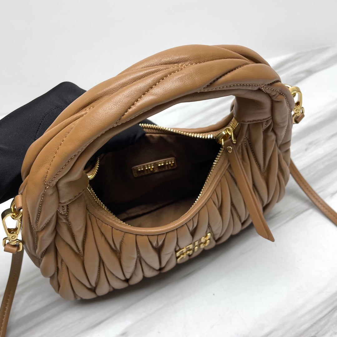 miu wander hobo medium 23cm brown metalasse lambskin