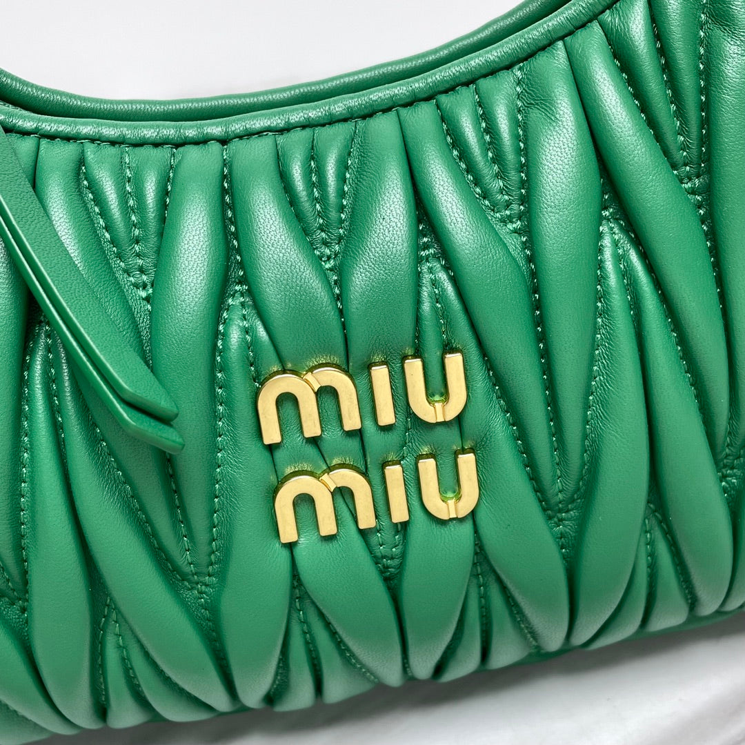 miuwander hobo 23 green matelasse leather