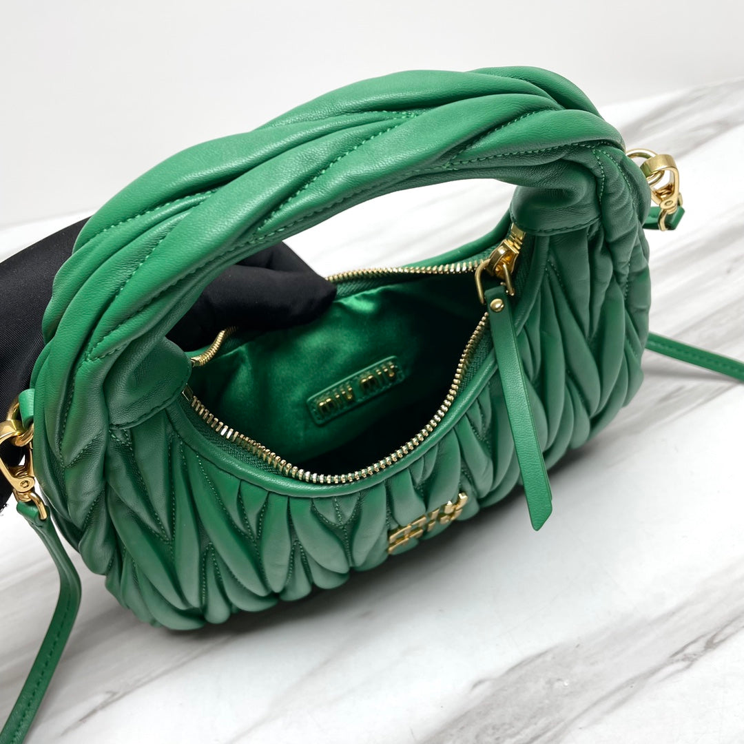 miuwander hobo 23 green matelasse leather