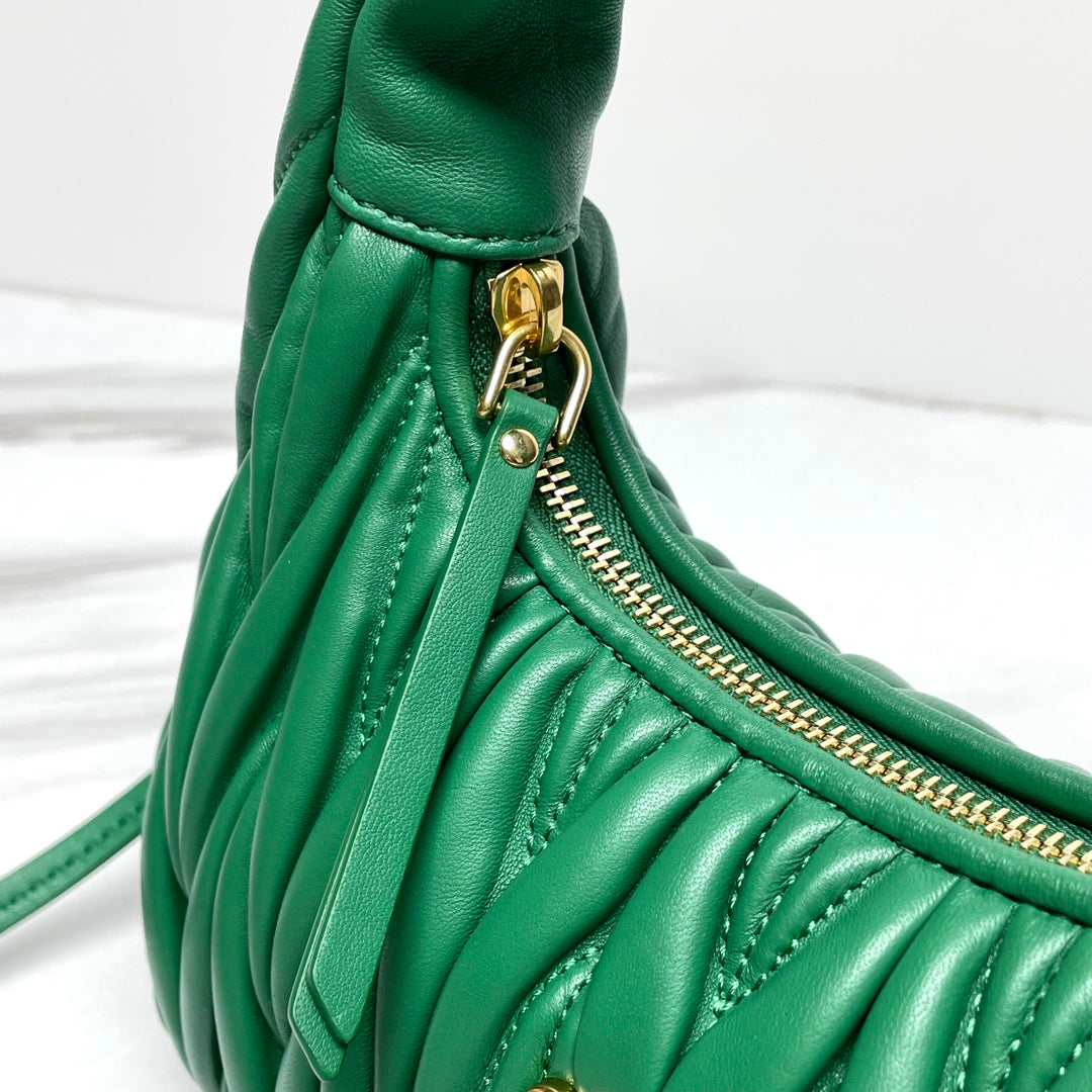 miuwander hobo 23 green matelasse leather