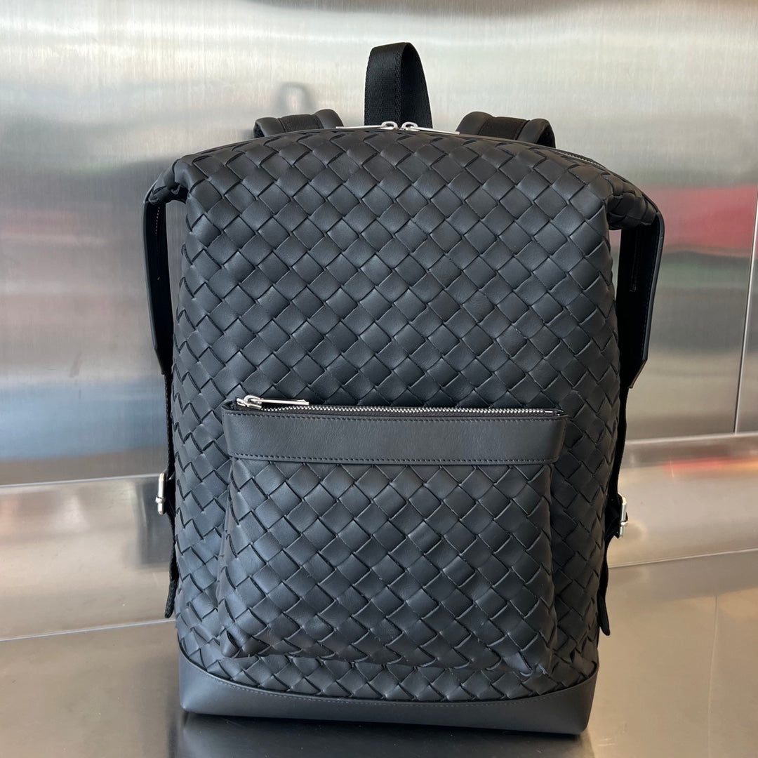 BACKPACK 42 IN BLACK CALFSKIN