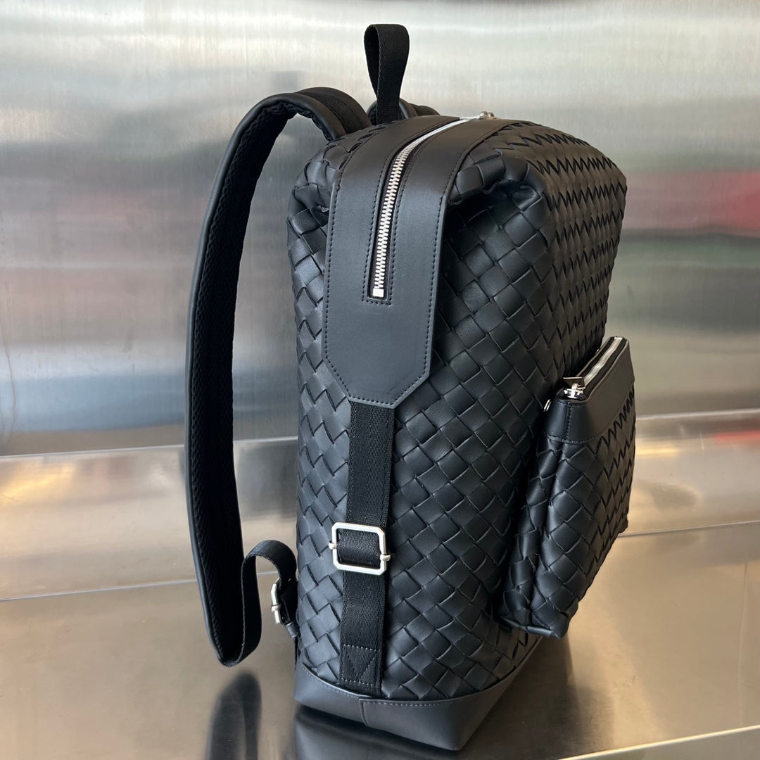 BACKPACK 42 IN BLACK CALFSKIN