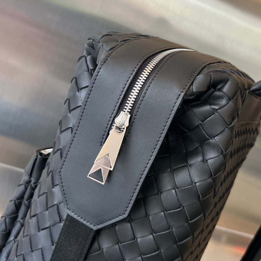 BACKPACK 42 IN BLACK CALFSKIN