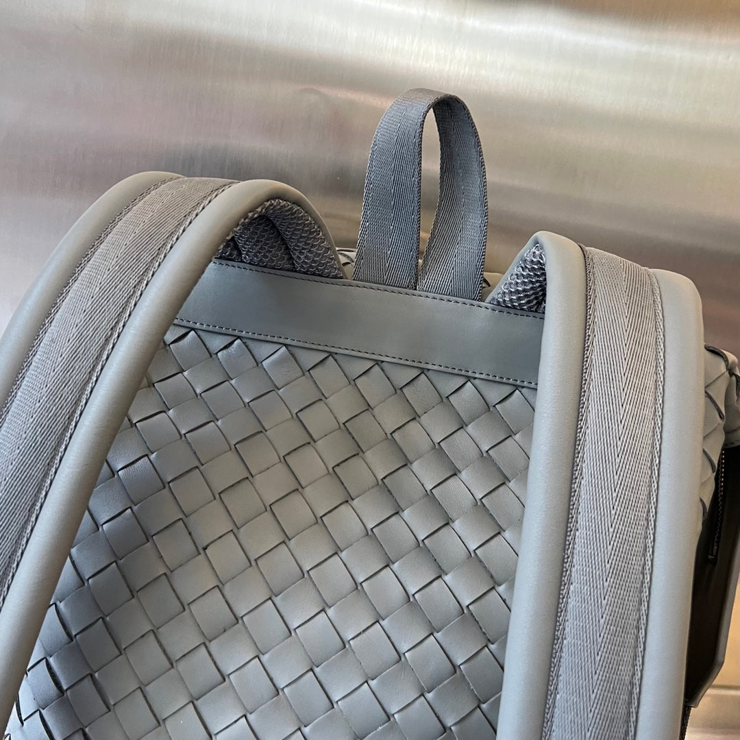 BACKPACK 42 IN GREY CALFSKIN