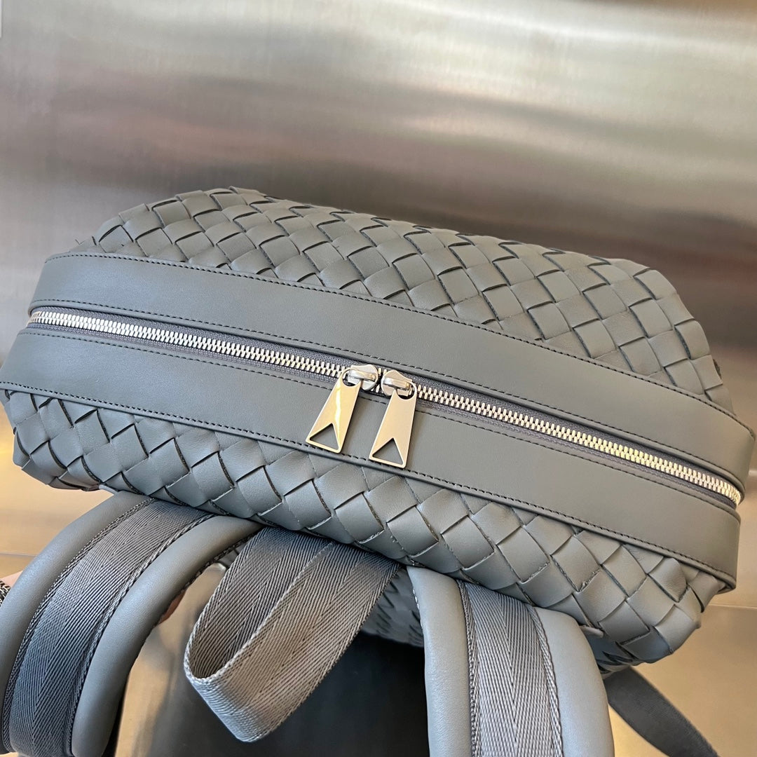 BACKPACK 42 IN GREY CALFSKIN