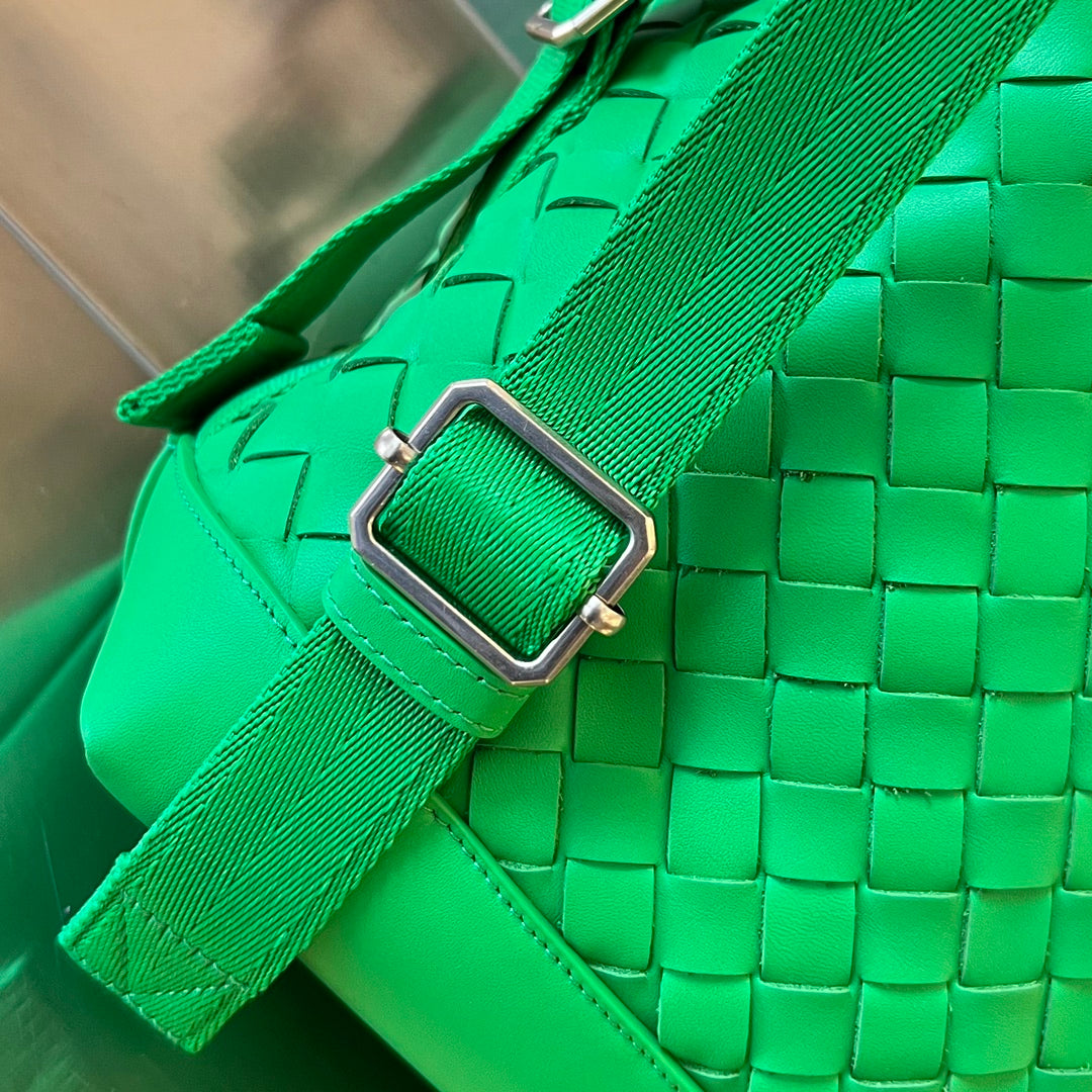 BACKPACK 42 IN PARAKEET GREEN CALFSKIN