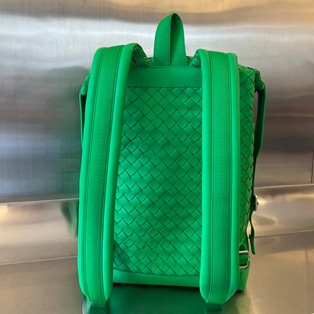 BACKPACK 42 IN PARAKEET GREEN CALFSKIN