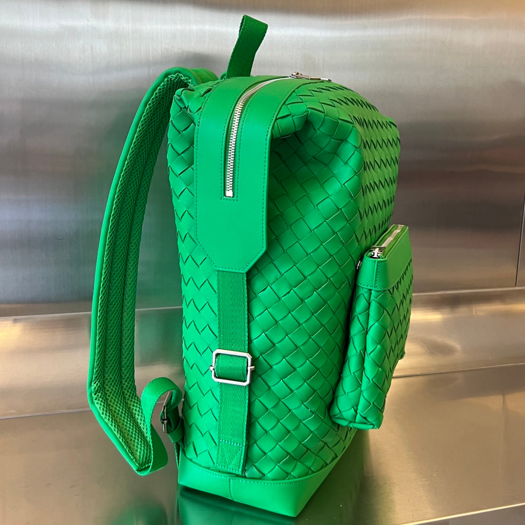 BACKPACK 42 IN PARAKEET GREEN CALFSKIN