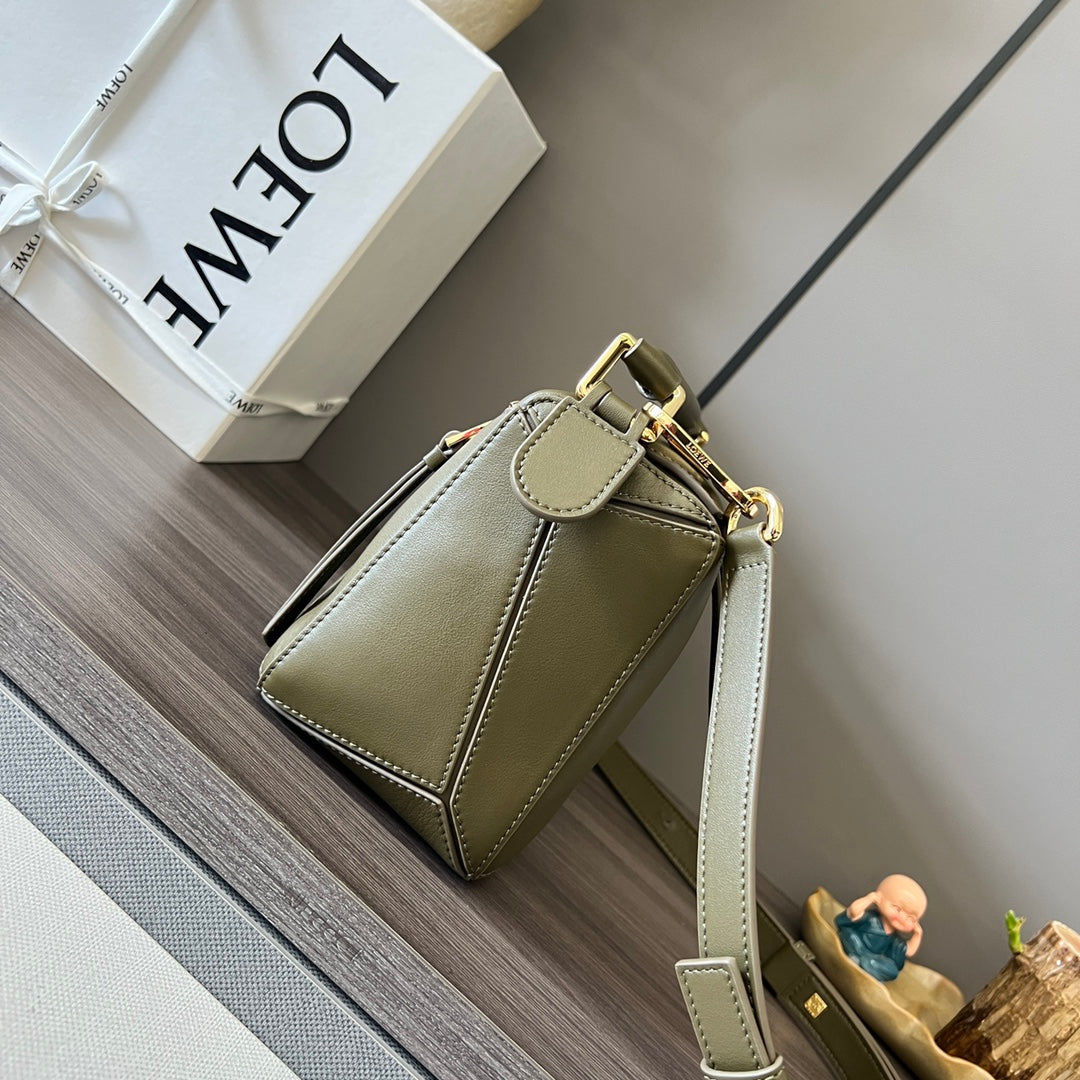 Small Puzzle 24cm bag in soft grained olive calfskin