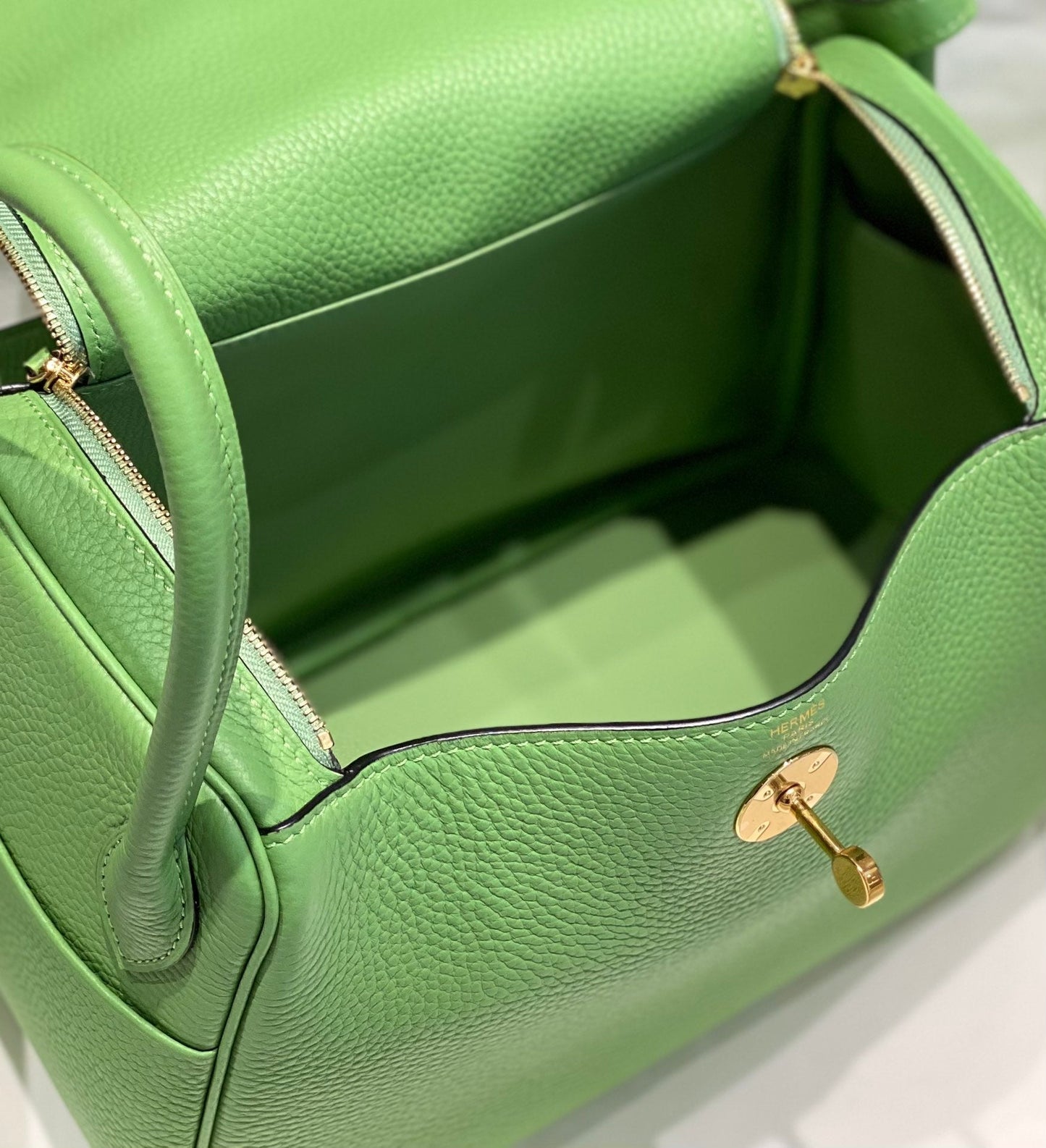 HM LINDY 26 BAG KELLY GREEN TAURILLON CLEMENCE LEATHER