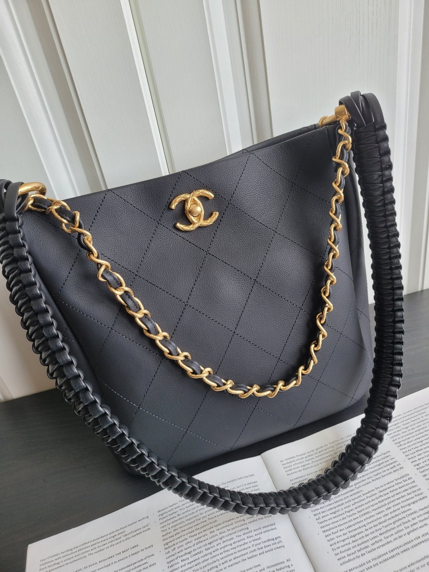 cc 23s hobo bag 26cm black calfskin gold hardware