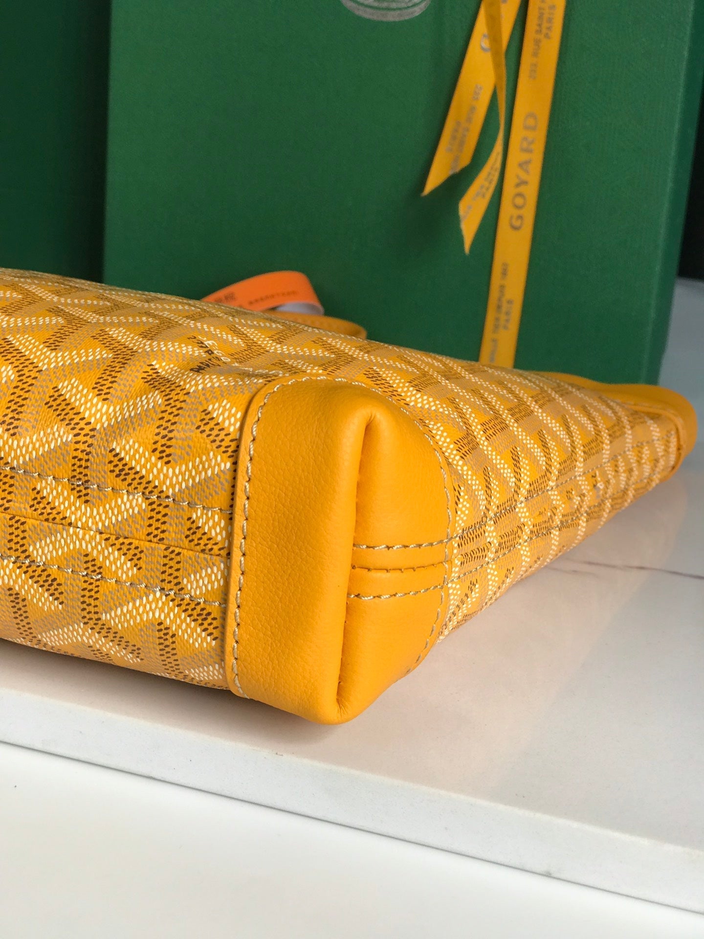 CONTI POUCH 24 IN YELLOW LAMBSKIN AND GOYARDINE CANVAS