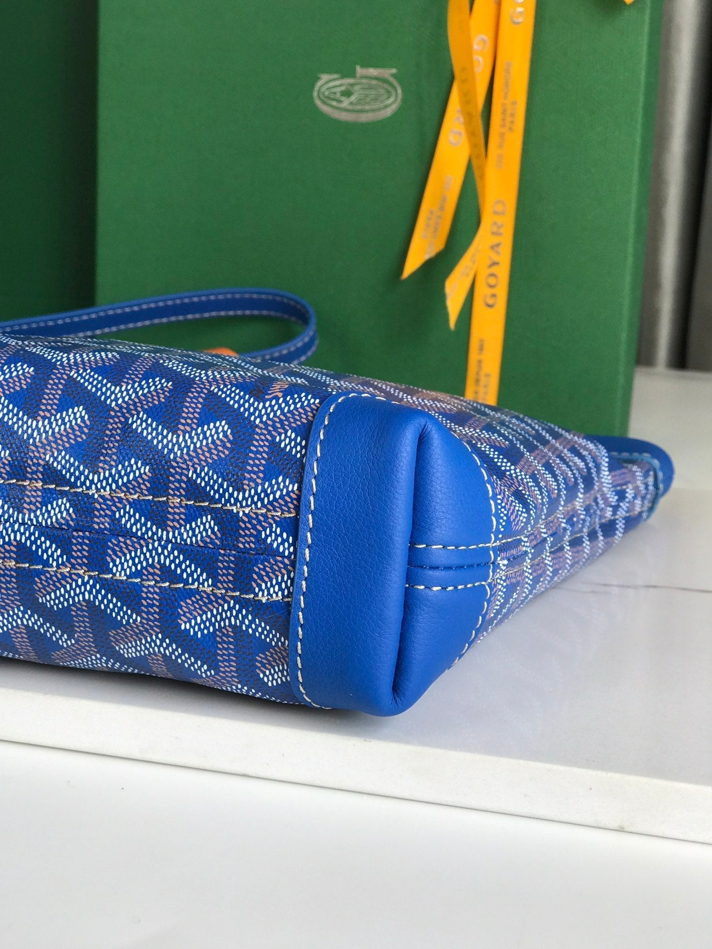 CONTI POUCH 24 IN SAPPHIRE BLUE LAMBSKIN AND GOYARDINE CANVAS