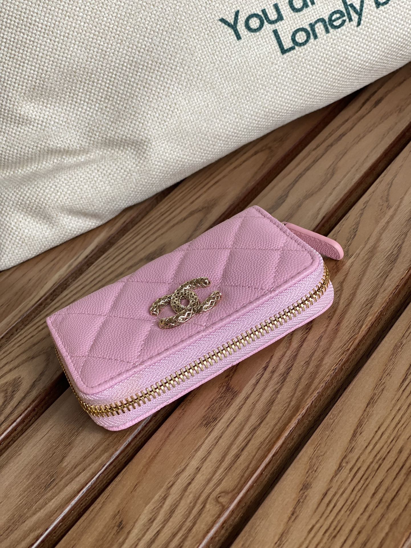 cc zipped wallet 11cm pink caviar gold hardware