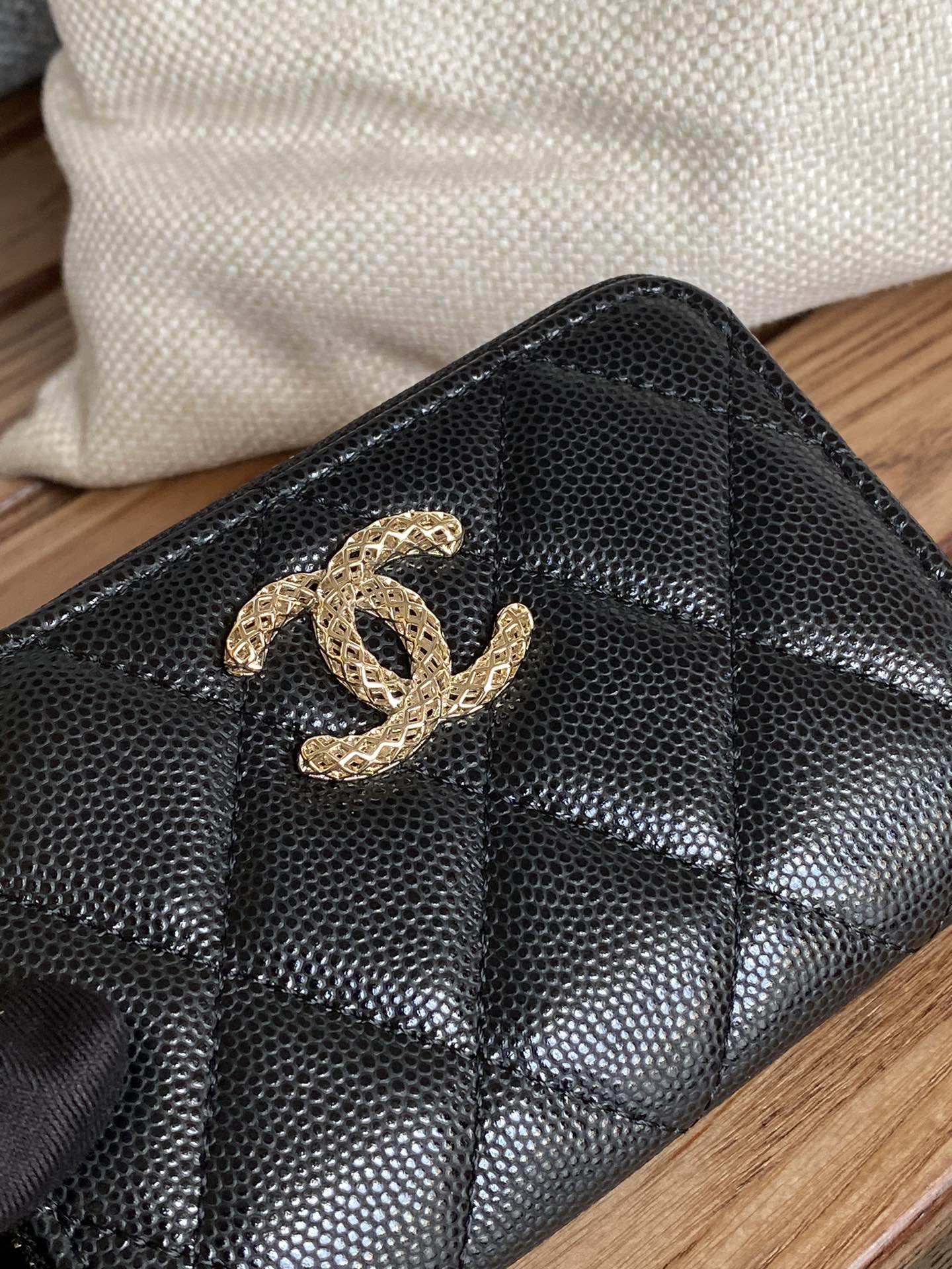 cc zipped wallet 11cm black caviar gold hardware