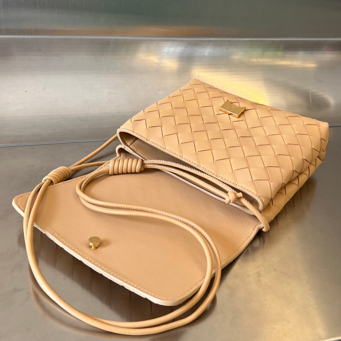 BV Mini Crossbody Bag 19cm Beige Calfskin Ghw