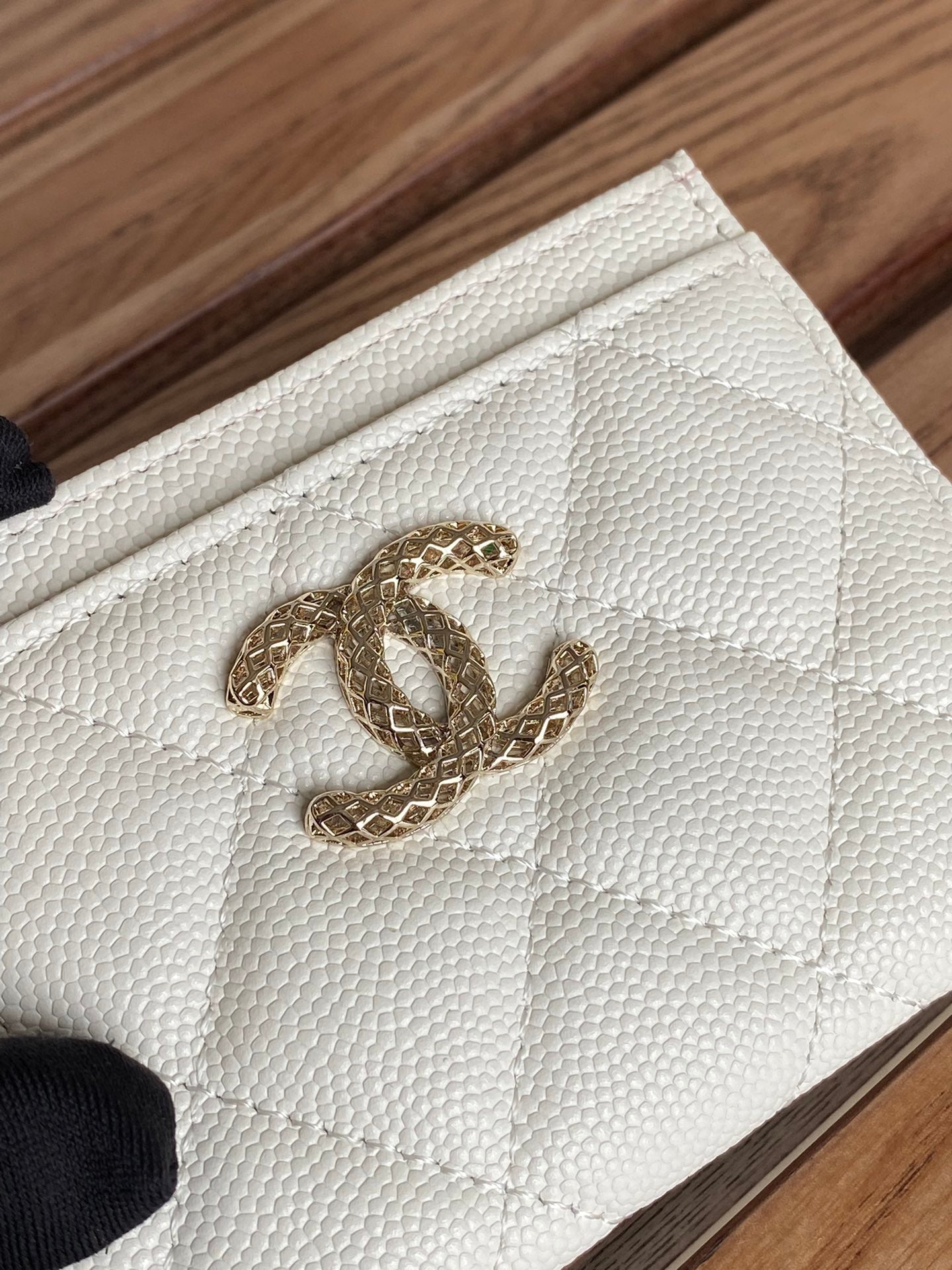 cc card holder 10cm white caviar