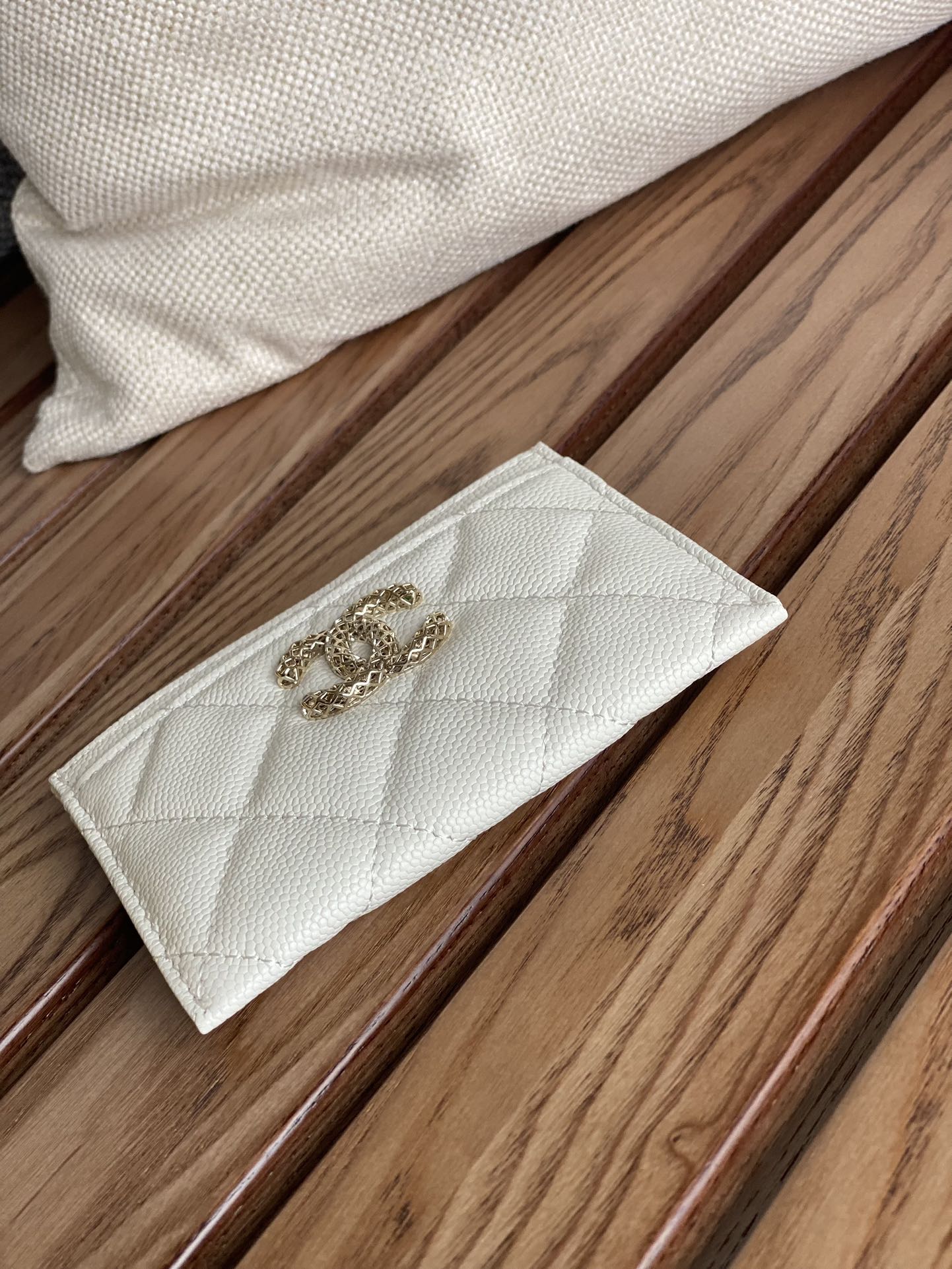 cc card holder 10cm white caviar