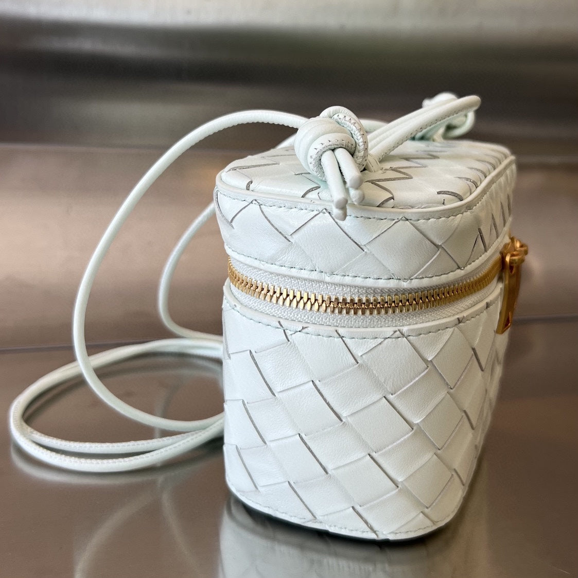 MINI VANITY CASE 18 IN WHITE LAMBSKIN