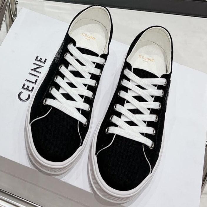 JANE SNEAKERS LOW LACE-UP WITH TRIOMPHE PATCH IN CANVAS AND CALFSKIN BLACK LOGO