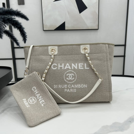 CC Deauville Tweed Bag 33x24x14.5cm White Leather Gold Hardware 30