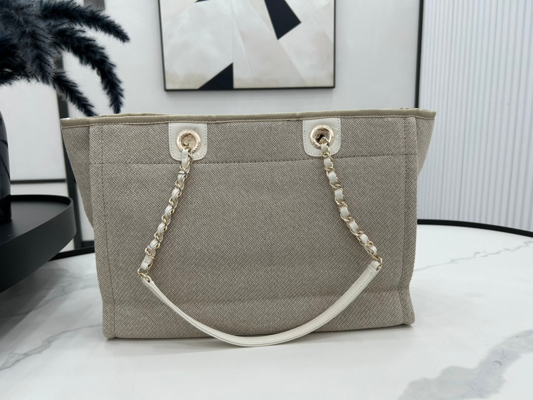 CC Deauville Tweed Bag 33x24x14.5cm White Leather Gold Hardware 30