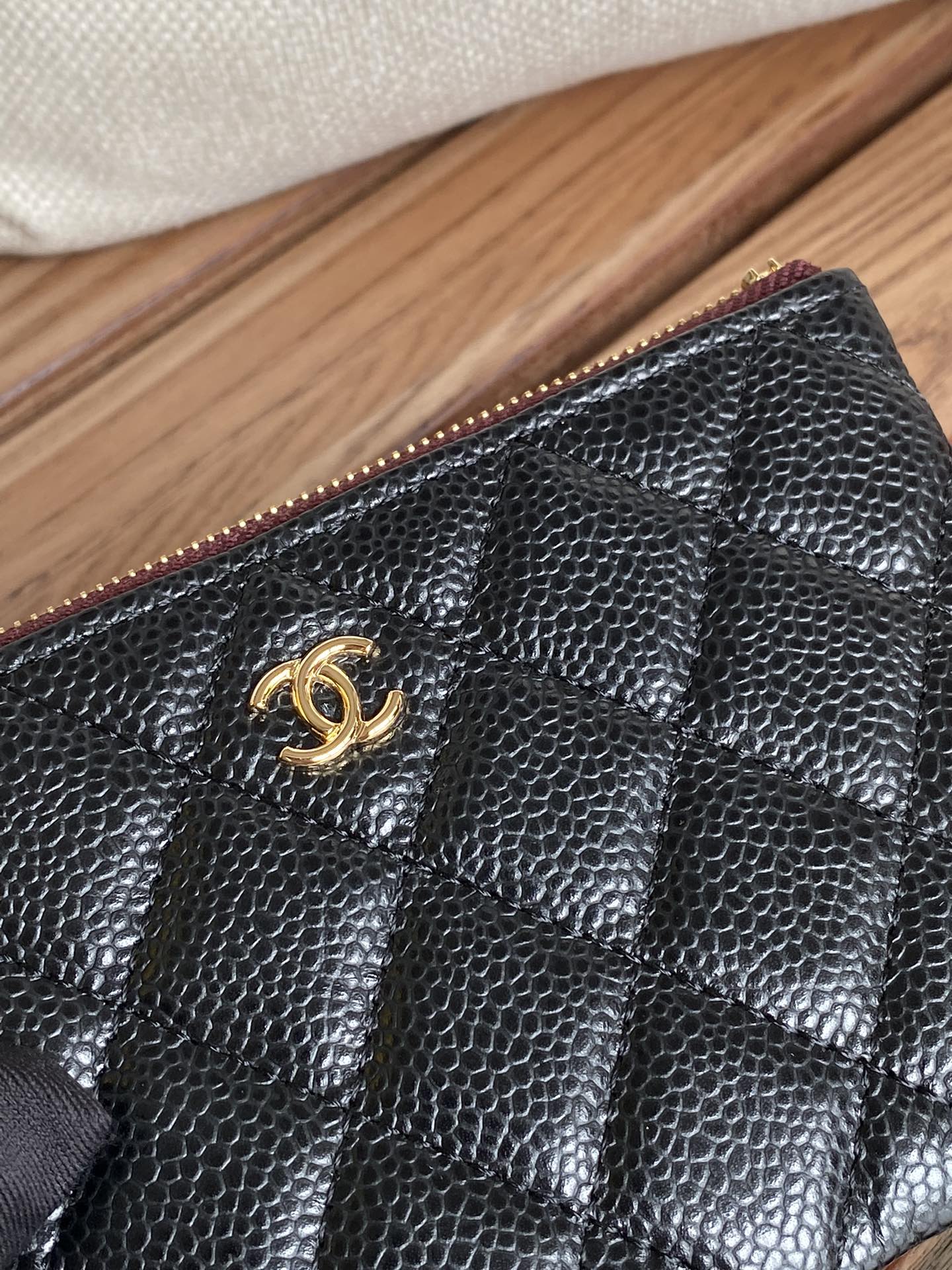 cc zipped wallet 15 black caviar gold hardware