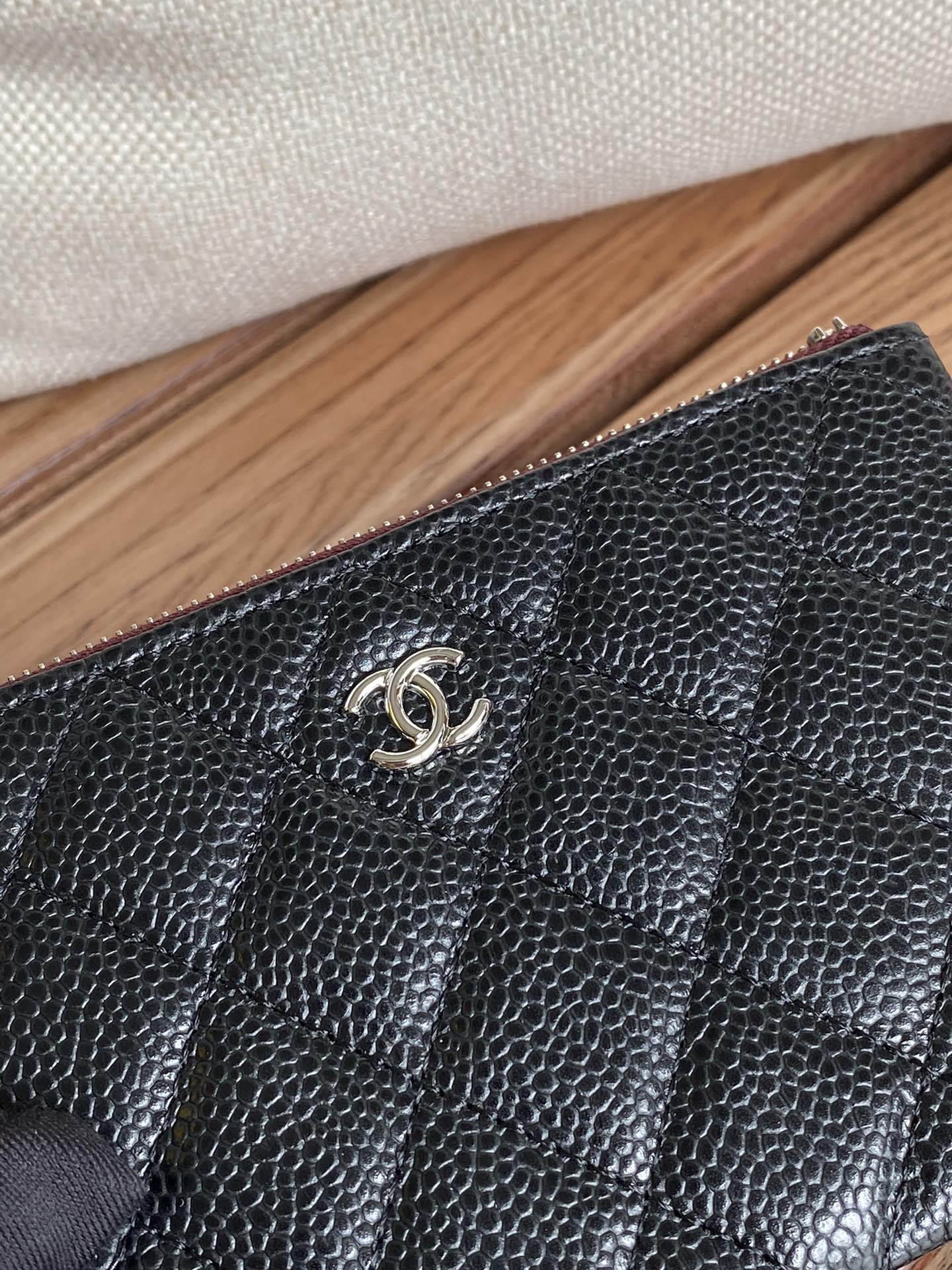 cc zipped wallet 15 black caviar silver hardware