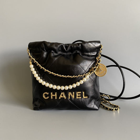 CC HOBO MINI 20CM BLACK LAMBSKIN PEARL CHAIN GHW