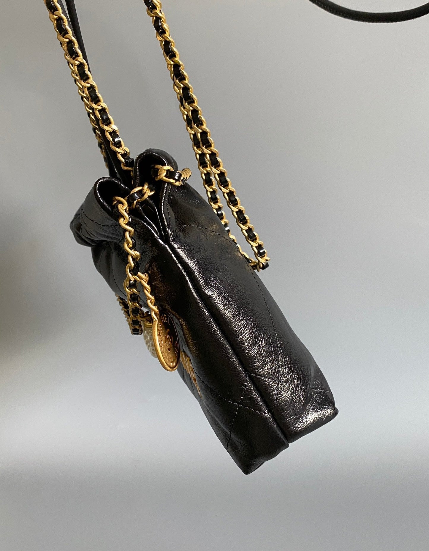 CC HOBO MINI 20CM BLACK LAMBSKIN PEARL CHAIN GHW