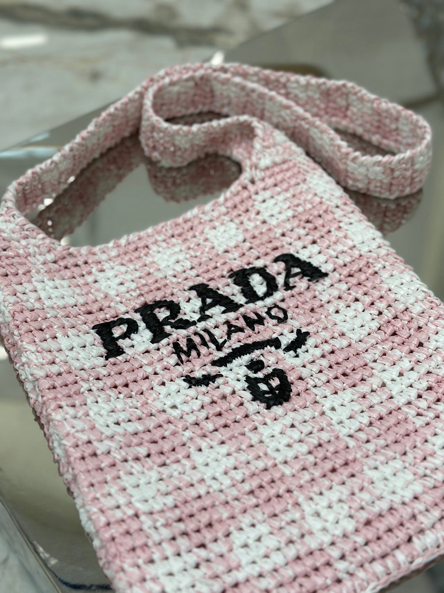 SMALL TOTE BAG 29 IN PINK MIX WHITE AND BLACK WOVEN RAFFIA