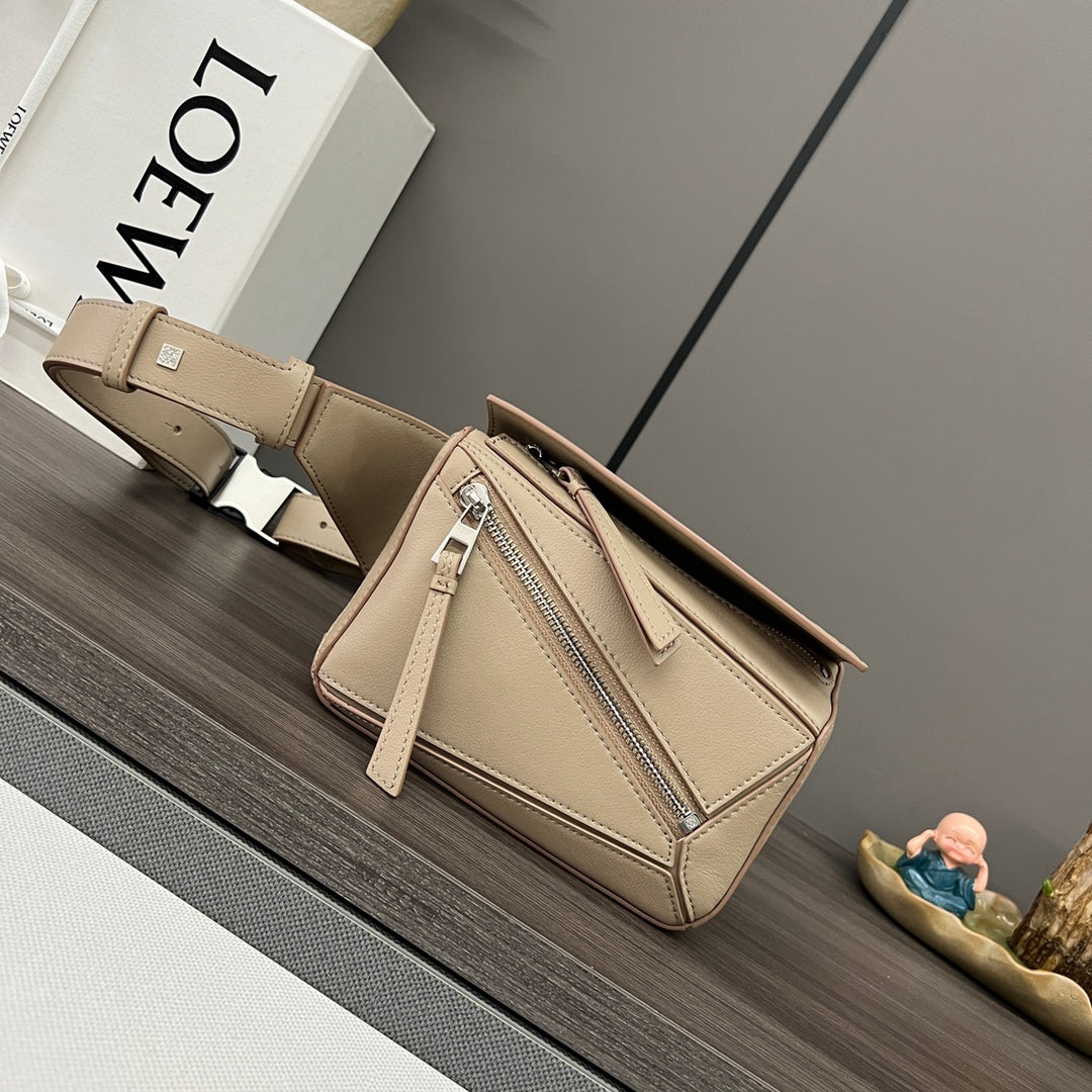 Loew Puzzle Small 18cm Beige Leather Belt Bag