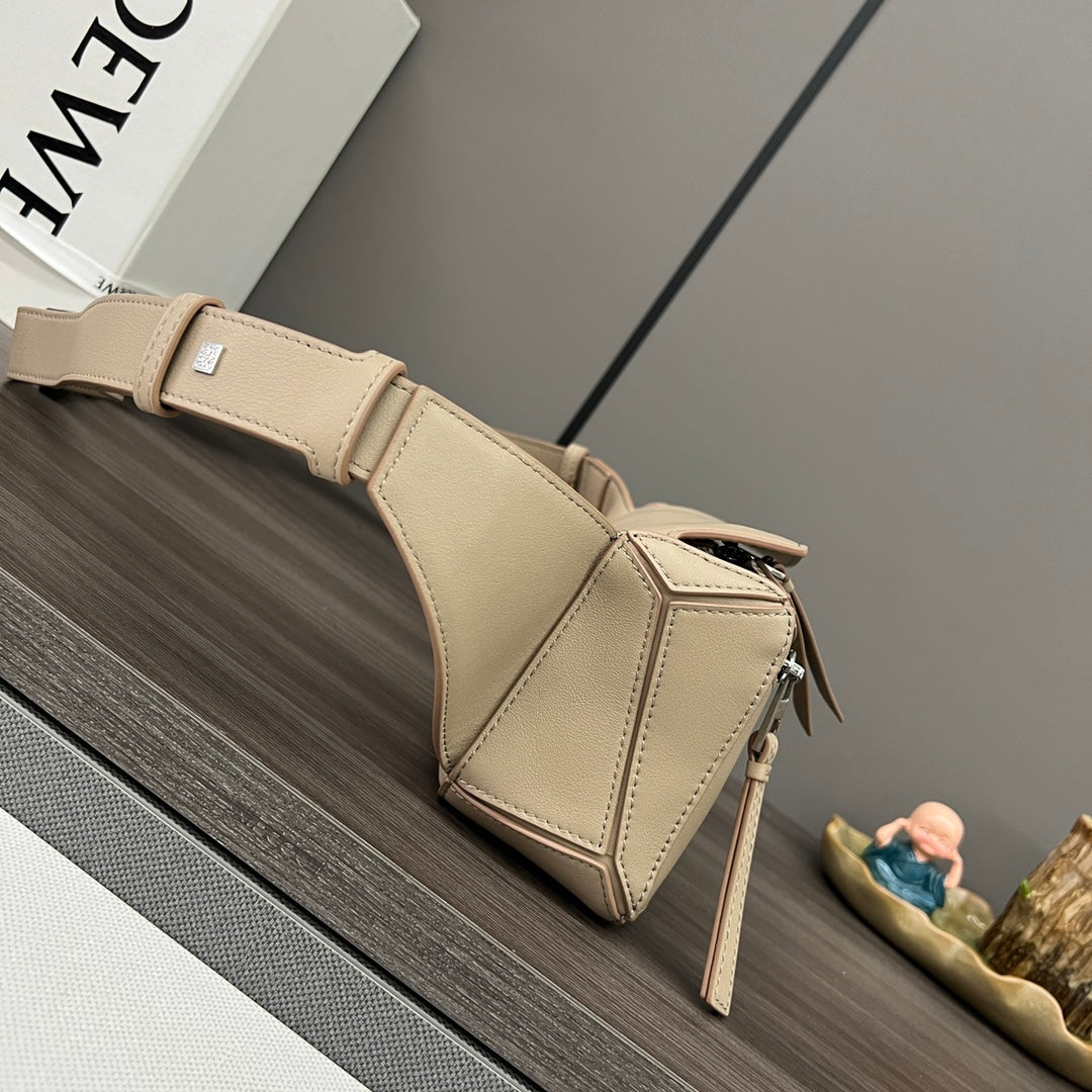 Loew Puzzle Small 18cm Beige Leather Belt Bag