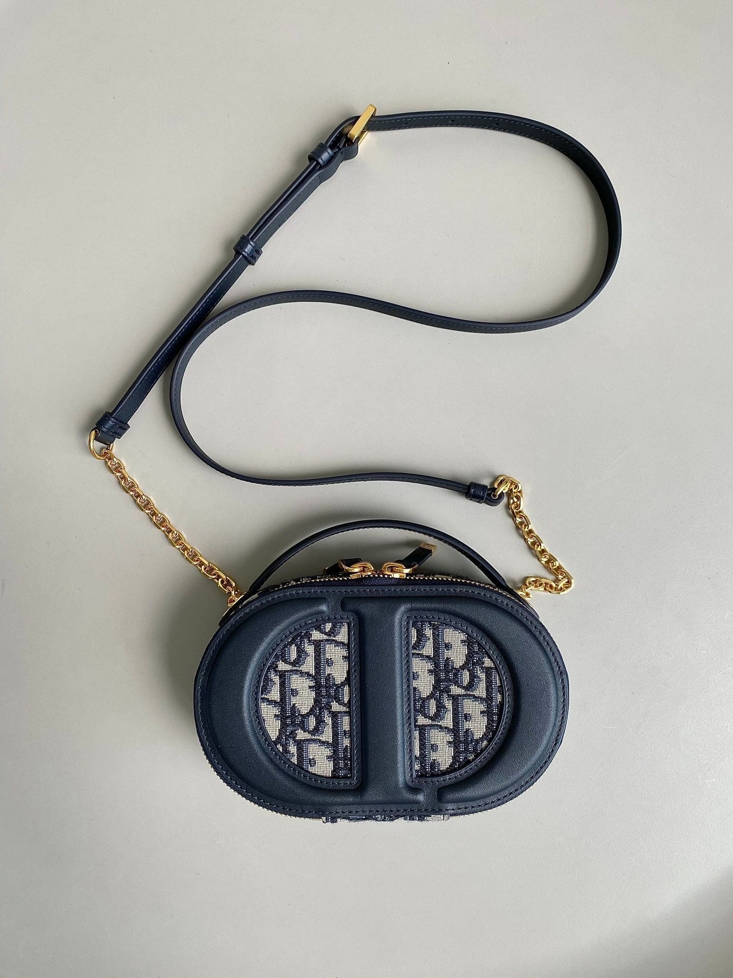 SIGNATURE 18 OVAL BAG IN BLUE OBLIQUE JACQUARD