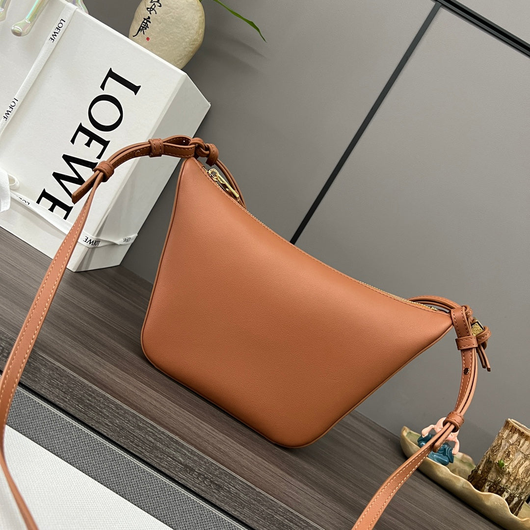 LOE LUNA HOBO 28 BAG IN WARM DESERT CALFSKIN