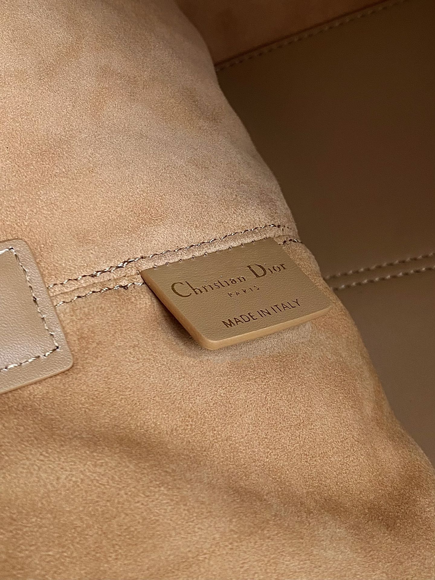 TOUJOURS 28 BAG IN CAMEL BEIGE LAMBSKIN