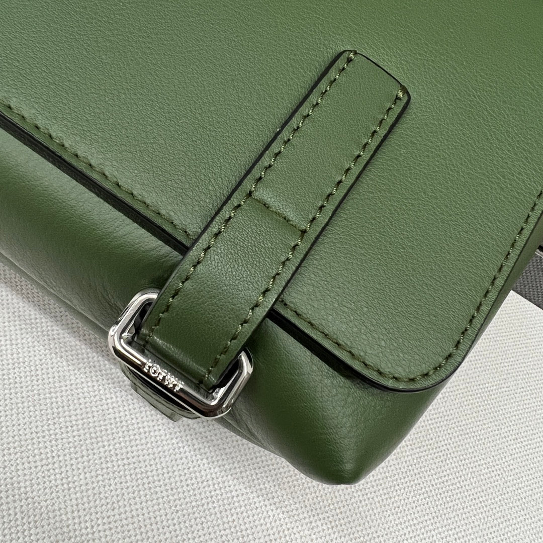 Loew Military Dark Green Leather Messager Bag