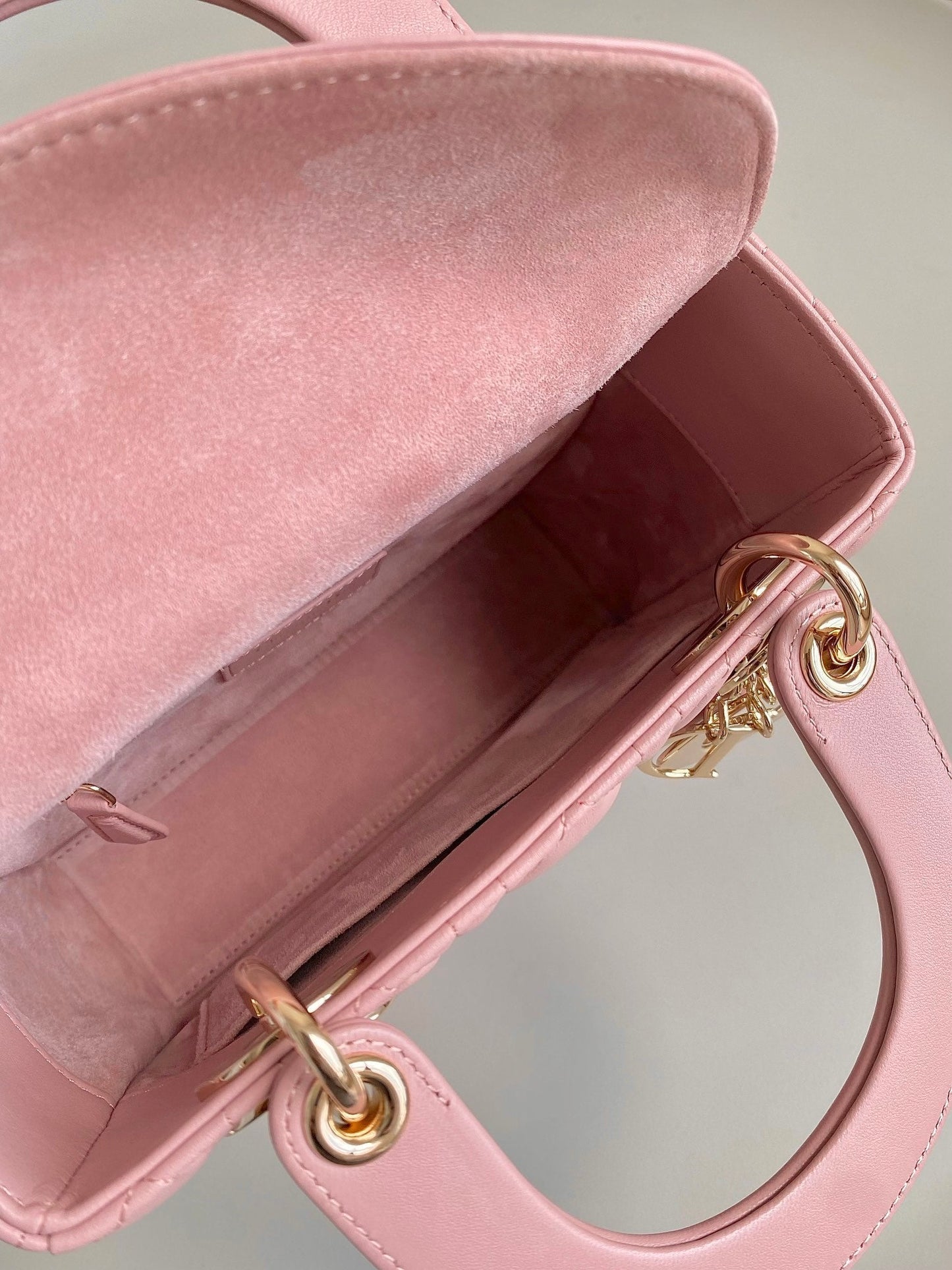 SMALL LADY 20 POWDER PINK LAMBSKIN